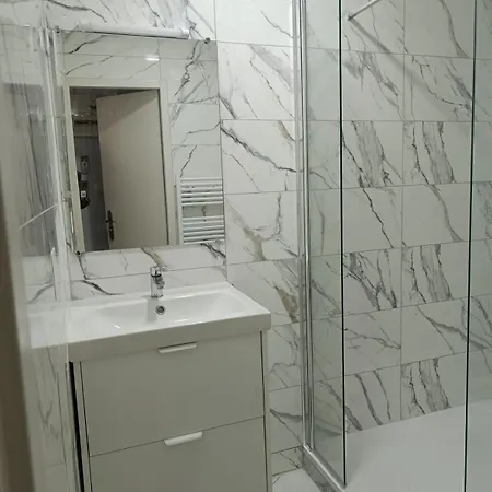 Bagnol Cosy- 3 Personnes - 30 Minutes Avignon *